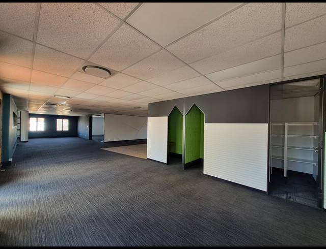 1,626M² OFFICE TO LET IN SANDTON CENTRAL